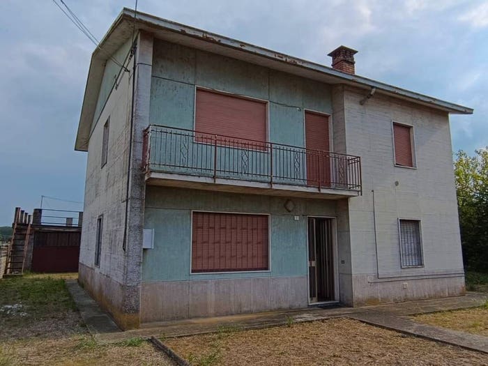 Appartamento trilocale in vendita in Via Oreste Colombi, Rea