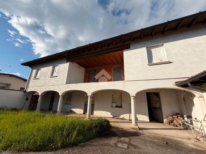 Casa con 5 locali in vendita in Via Fiume, Centro, Verolavecchia