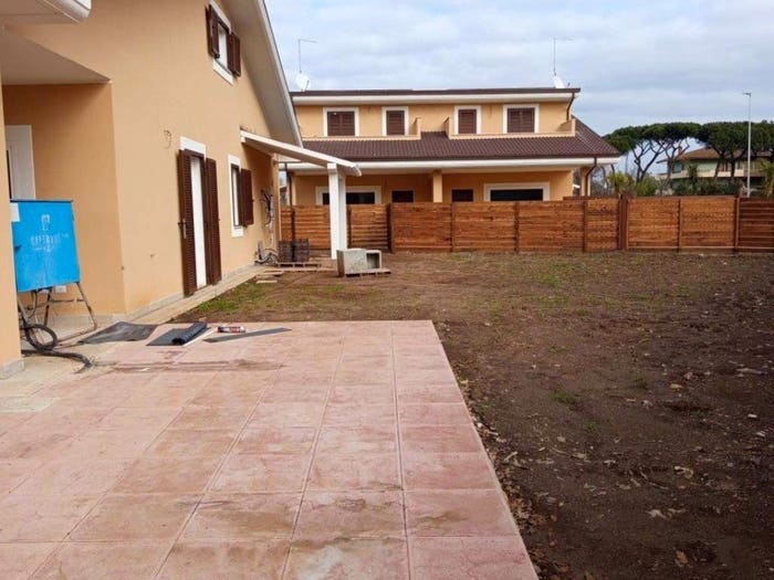 Casa quadrilocale in vendita in Via della Luna, Marina di San Nicola, Ladispoli