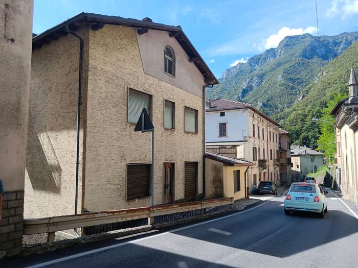 Casa trilocale in vendita in Via Carlo Oberti, Centro, Lenna