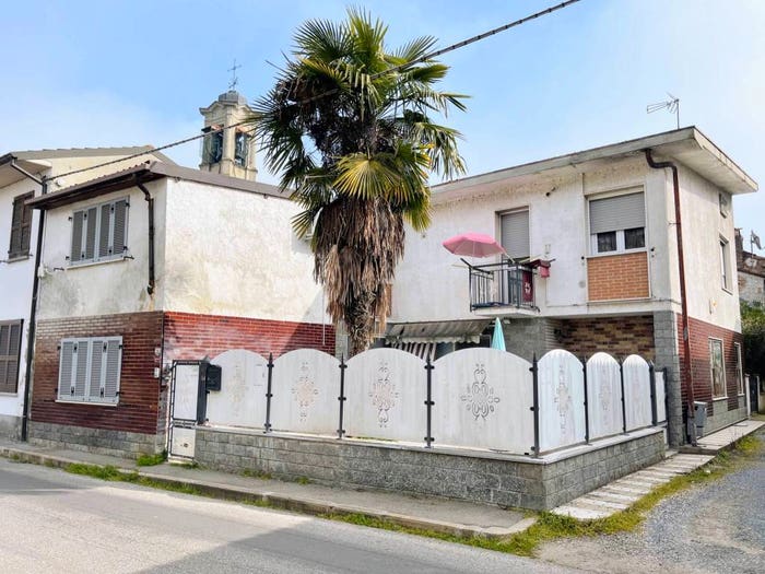 Casa con 6 locali in vendita in Via Umberto I, Centro, Lungavilla