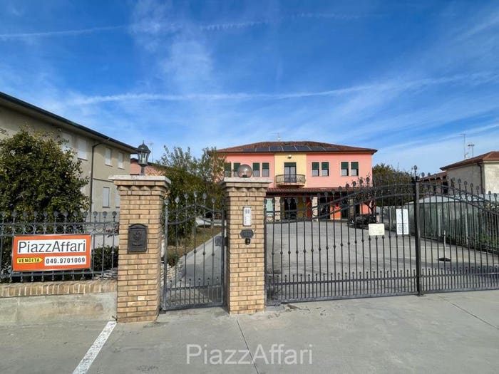 Casa con 6 locali in vendita in Via Giuseppe Garibaldi, Centro, Correzzola