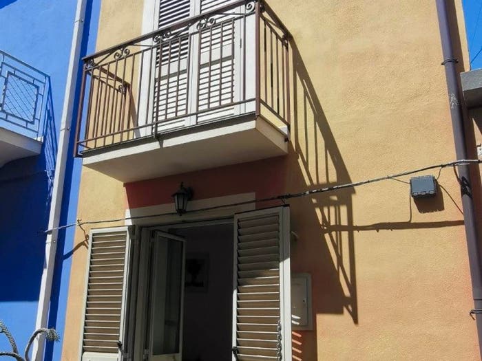 Casa trilocale in vendita in Via Ugo Foscolo, Centro, Furnari