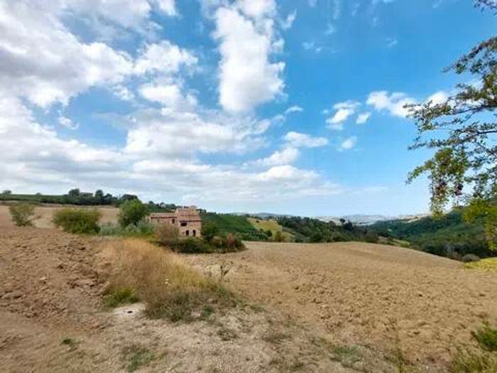Casa con 6 locali in vendita in Strada Provinciale, Centro, Montedinove