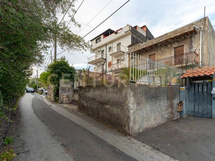 Casa con 6 locali in vendita in Via Brigadiere Salvatore di Stefano, San Giovanni Galermo, Catania