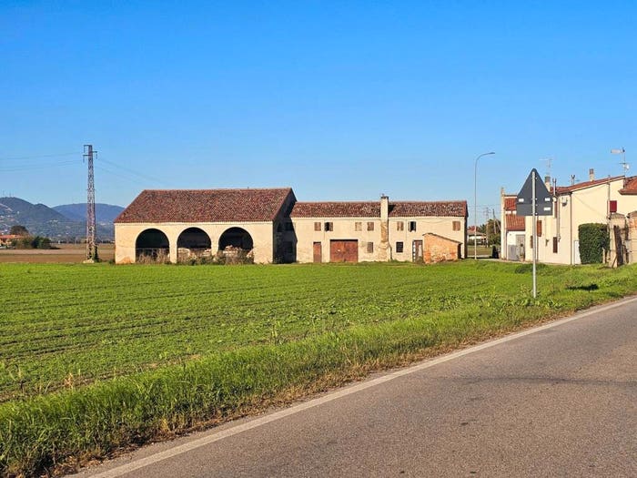 Casa trilocale in vendita in VI ARGINE VALGRANDE, Centro, Villa Estense