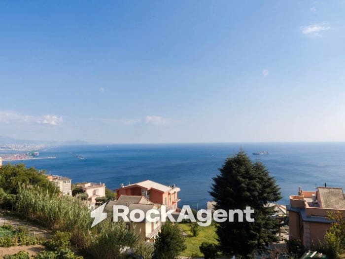 Appartamento trilocale in vendita in Via Campenave, Vesima Crevari, Genova