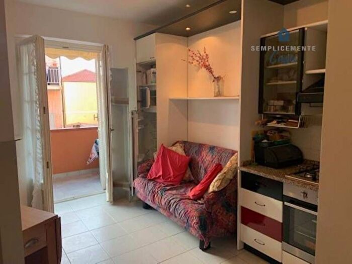 Appartamento trilocale in vendita in Centro, Loano