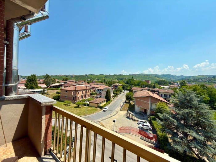 Appartamento trilocale in vendita in Via Settembre, Borgonovo, Neive