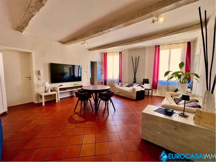 Appartamento quadrilocale in vendita in via Ciro Menotti A, Centro Storico, Carpi