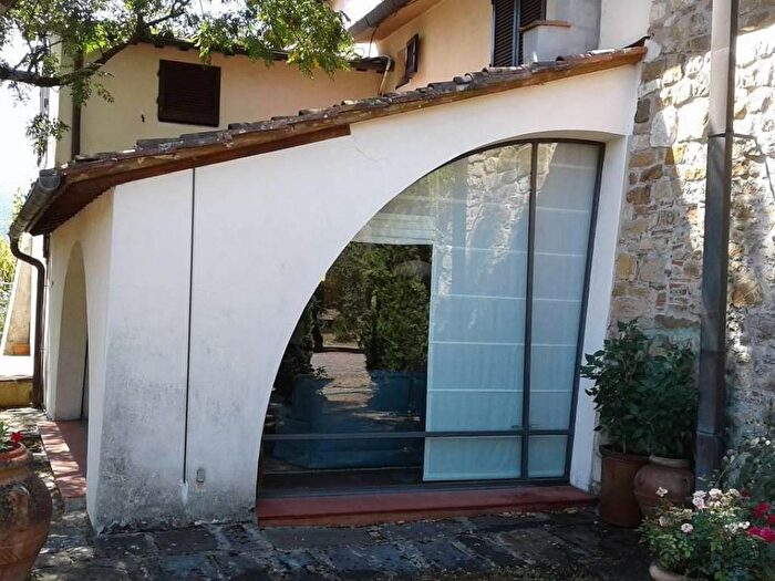 Casa con 6 locali in vendita in Stazione Masotti, Serravalle Pistoiese