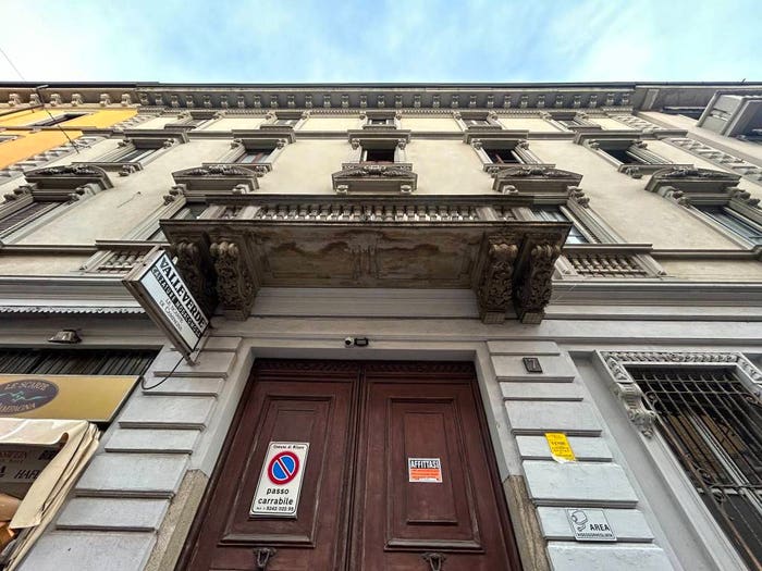 Appartamento trilocale in vendita in Via Giuseppe Meda, Corso San Gottardo, Milano