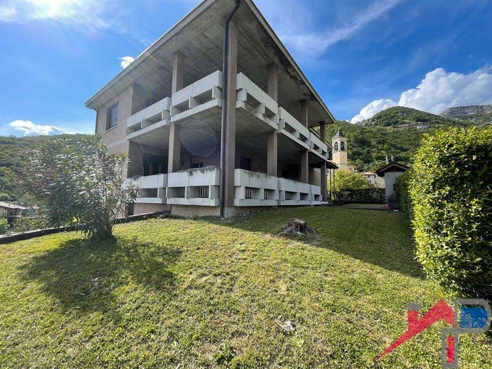 Casa con 6 locali in vendita in Centro, Palazzago