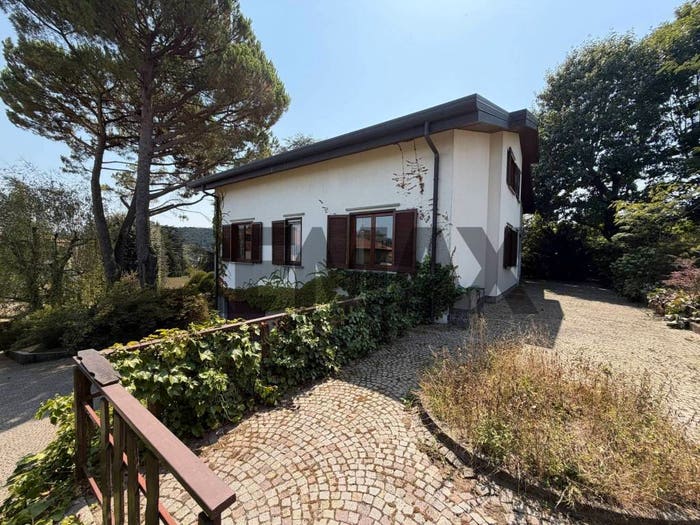 Casa quadrilocale in vendita in VIA TURCONI, Centro, Cantello