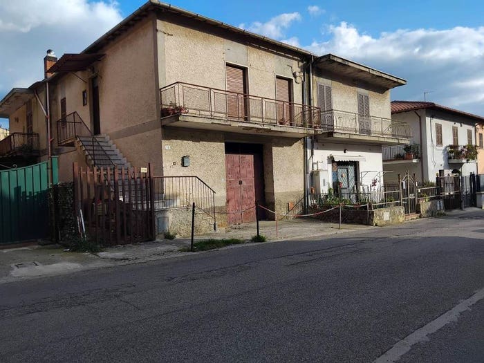 Appartamento con 6 locali in vendita in Via Achille Grandi, Giulianello, Cori