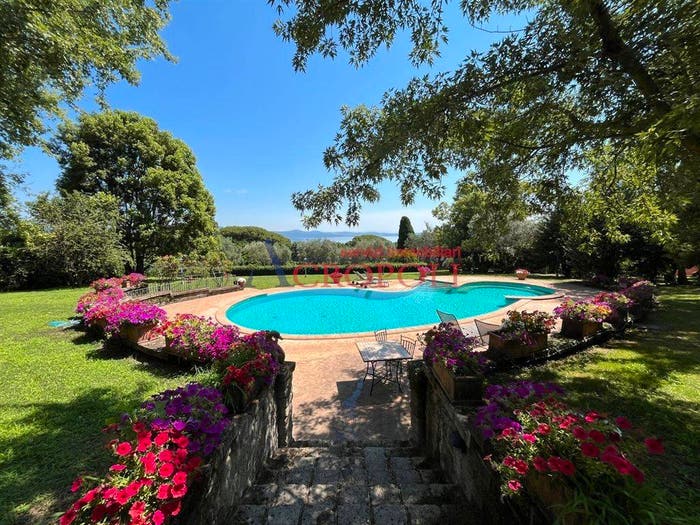 Casa quadrilocale in vendita in Via Circumlacuale, Lungolago, Bracciano