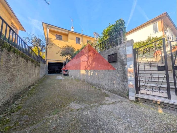 Casa con 6 locali in vendita in Centro, Piombino