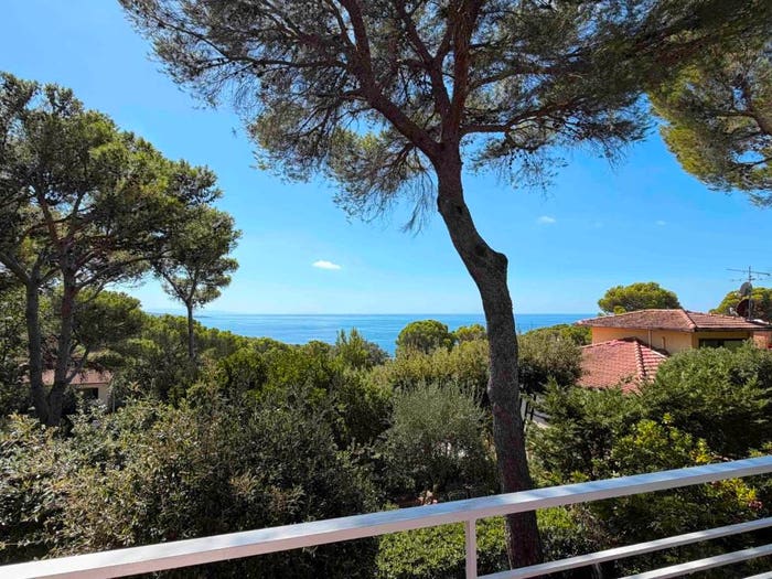 Casa con 6 locali in vendita in Via delle Eriche, Quercianella, Livorno