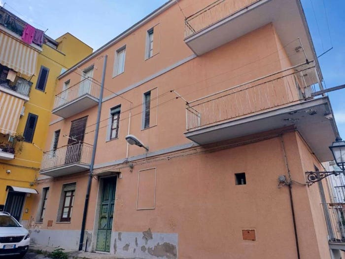Casa con 6 locali in vendita in via Torquato Tasso, Lentini