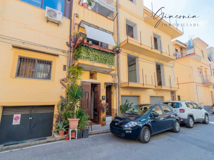 Casa quadrilocale in vendita in Via Carollo, Centro, Bagheria