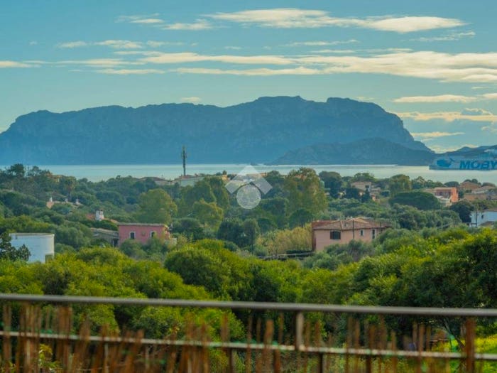Appartamento trilocale in vendita in Via Giuanne Secche, Pittulongu, Olbia