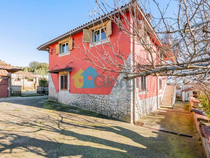 Casa con 6 locali in vendita in Via Colle Pastora, Macere, Artena