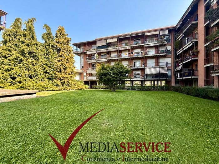 Appartamento con 5 locali in vendita in Via Benedetto Dalmastro, San Paolo Cuneo, Cuneo