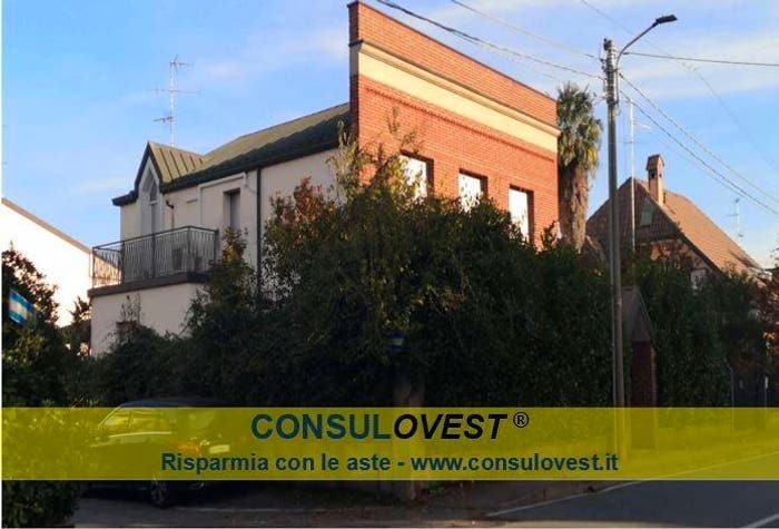 Casa con 6 locali in vendita in Via Libertà, Centro, Muggiò