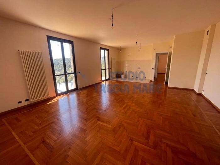 Casa con 6 locali in vendita in Via Montin, Moltedo, Diano San Pietro
