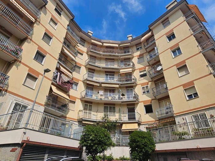 Appartamento quadrilocale in vendita in Via Paolo Toscanelli, Sestri Ponente, Genova