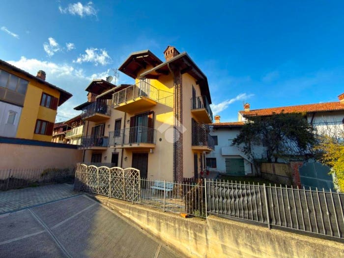 Appartamento trilocale in vendita in Vicolo santa maria, Centro, Giaveno