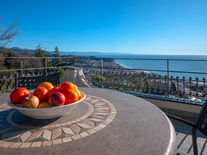 Casa con 6 locali in vendita in Via Poggio dell'Orizzonte, Albissola Marina