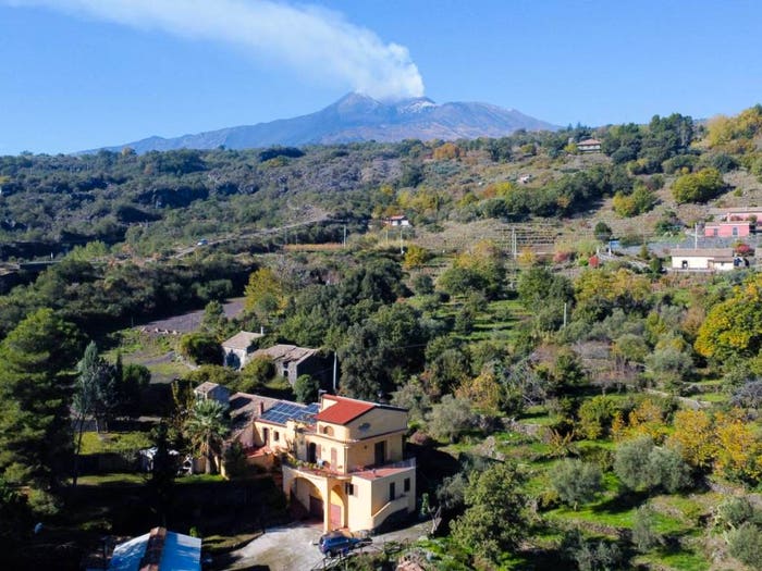 Casa con 6 locali in vendita in Via Andronico, Mascali