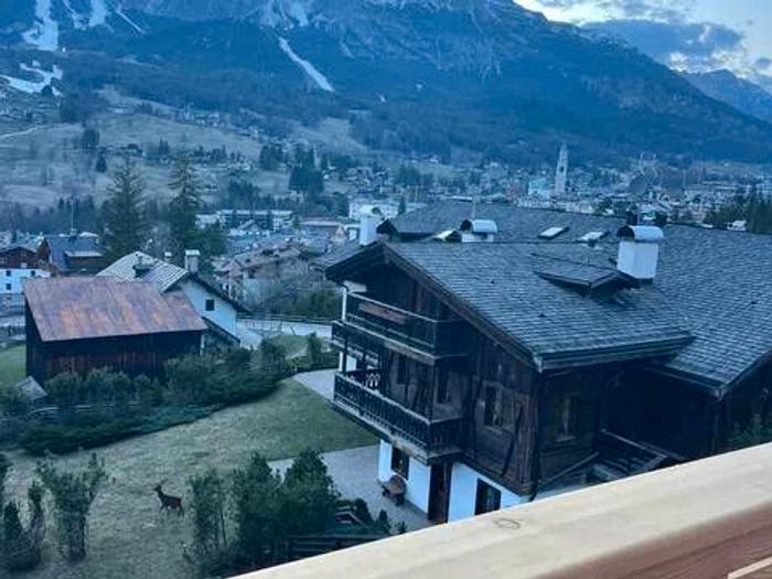 Appartamento quadrilocale in vendita in Via Ria De Zeto, Centro, Cortina d'Ampezzo