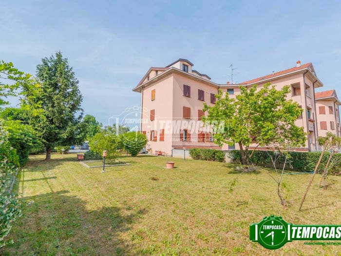 Appartamento trilocale in vendita in Via G Marconi, Centro, Giussago