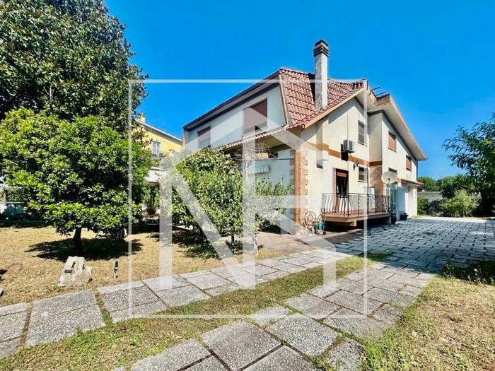 Casa con 6 locali in vendita in Via Bolotana, Rocca Cencia, Roma