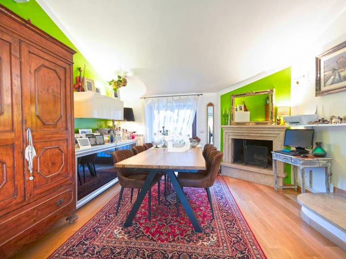 Casa con 5 locali in vendita in Via delle Conce, Carbognano