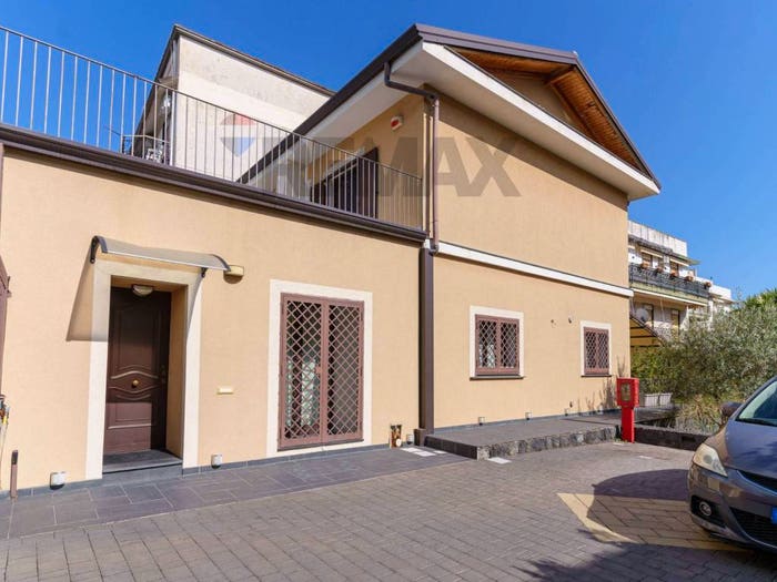 Casa con 6 locali in vendita in VIA GIOVANNI VERGA, Centro, Mascalucia