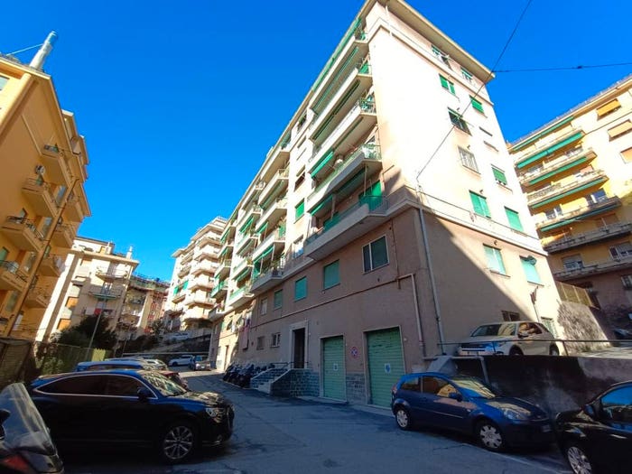 Appartamento trilocale in vendita in Via Gian Pietro Sery, Sestri Ponente, Genova