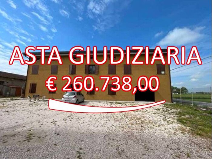 Casa con 6 locali in vendita in Via Zambone, Quistello