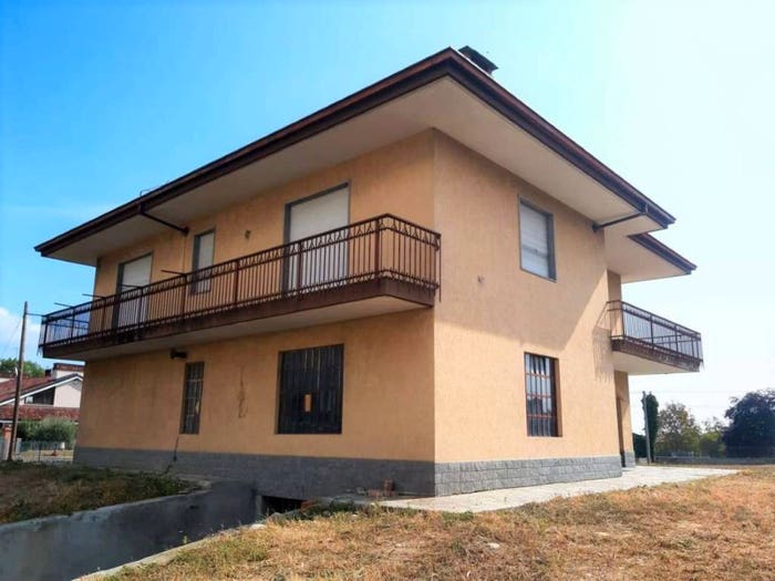 Casa con 6 locali in vendita in via marzo, Centro, Cuorgnè