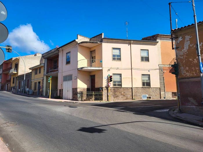 Appartamento con 6 locali in vendita in Via Sassari, Ittiri