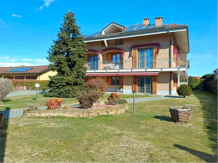 Casa con 6 locali in vendita in via Vigna, Centro, Ciriè