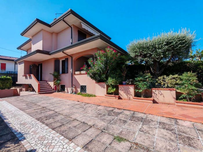 Casa con 5 locali in vendita in Via Diocleziana, Centro, Montegrotto Terme