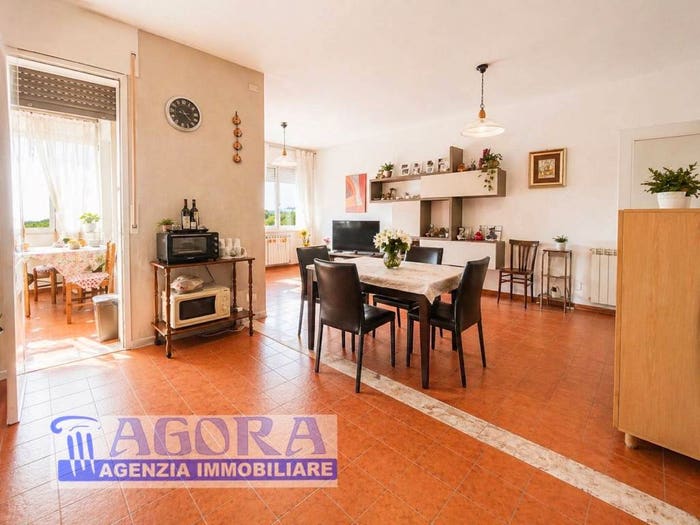 Appartamento con 6 locali in vendita in Viale John Fitzgerald Kennedy, Quartiere Europa, Latina