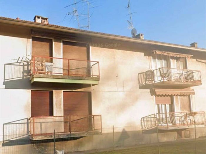 Appartamento trilocale in vendita in Via Milano, Angera