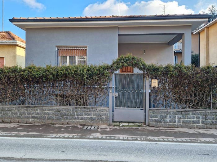 Casa trilocale in vendita in Via Edmondo De Amicis, Centro, Cesano Boscone