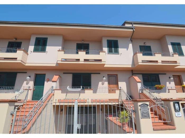 Casa quadrilocale in vendita in Uggia Pazzera Bizzarrino, Monsummano Terme