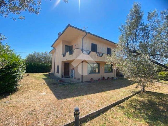 Casa con 6 locali in vendita in Via Mosse, Centro, Montefiascone