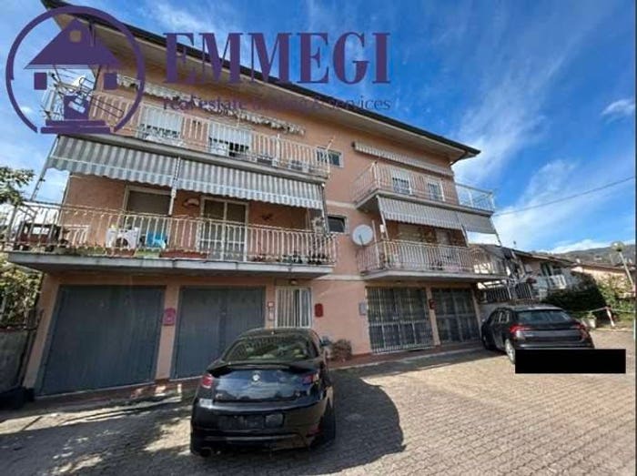 Appartamento con 6 locali in vendita in Via della Resistenza A, Piana Battolla, Follo